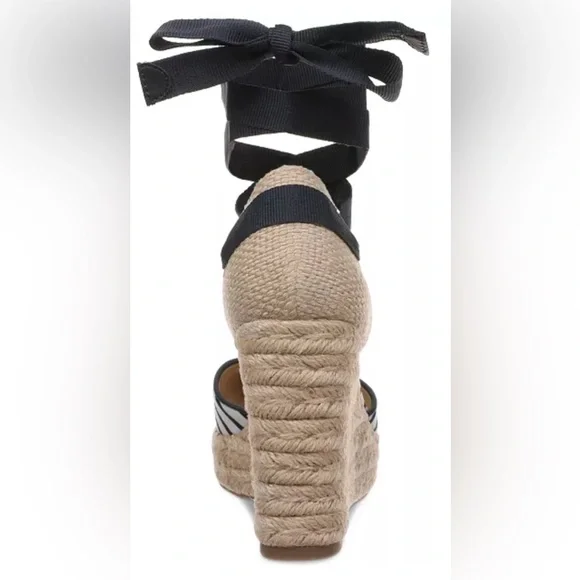 NWT On 34th Melindaa Espadrille Wedge Sandals Navy and White - Picture 3 of 7